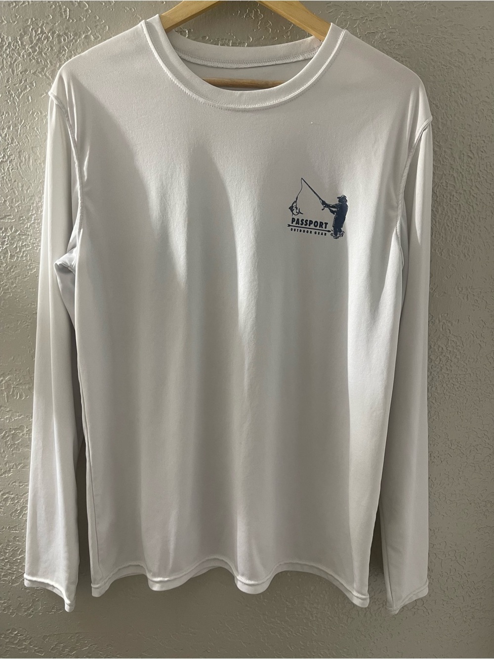 Passport Outdoor Gear Men White Long-Sleeve Performance Shirt Medium Reel Skill